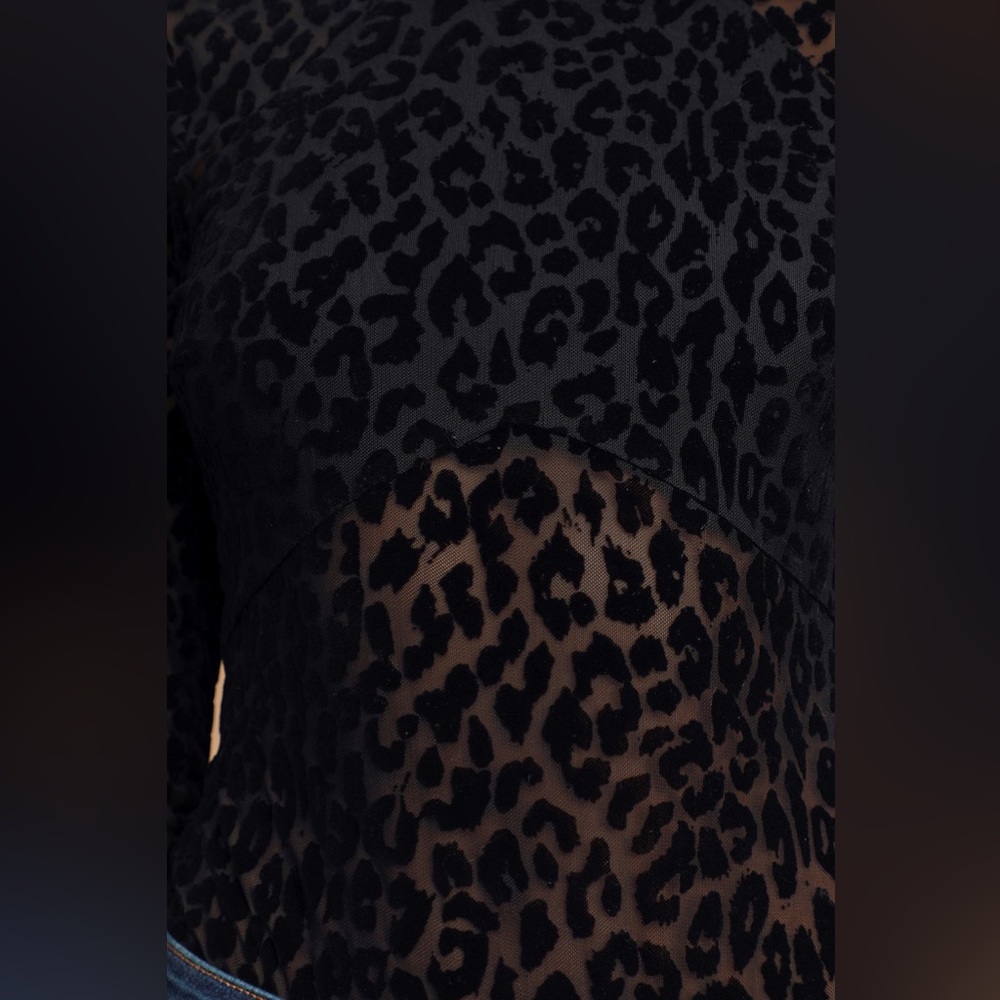 Style Spotting Black Velvet Leopard Print Long Sleeve Bodysuit - Picture 6 of 6